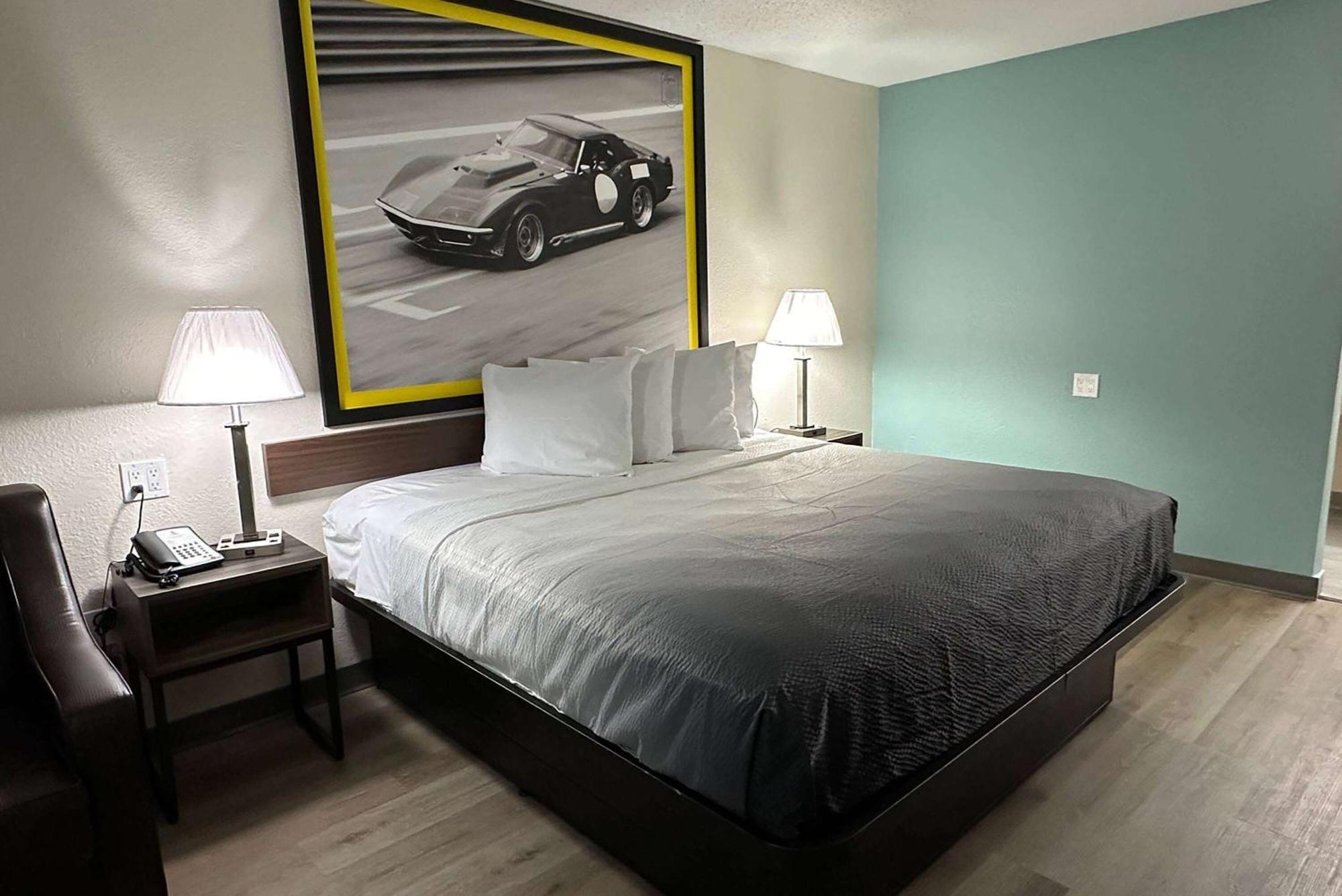 Super 8 By Wyndham קנאפוליס מראה חיצוני תמונה