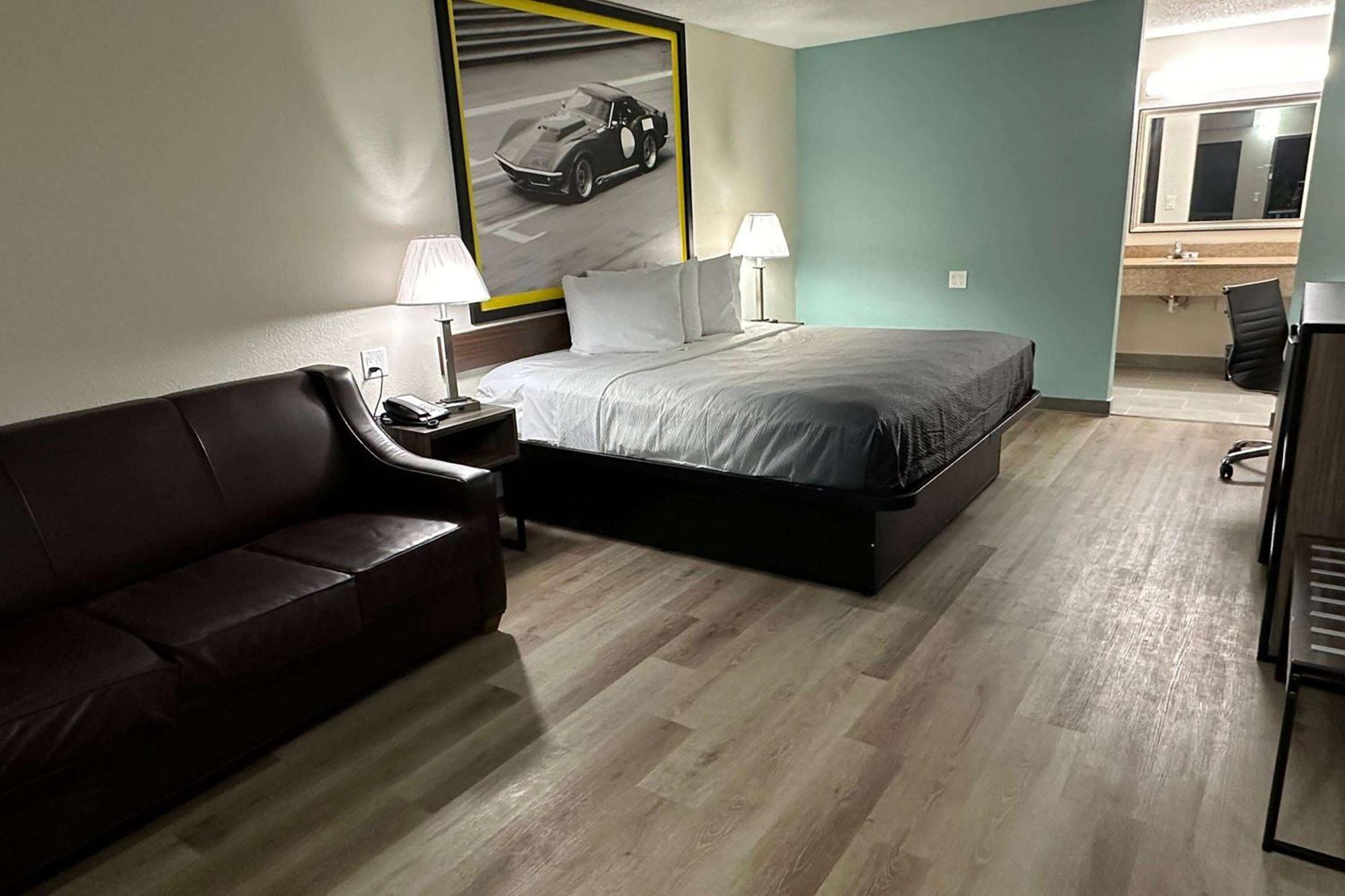 Super 8 By Wyndham קנאפוליס מראה חיצוני תמונה